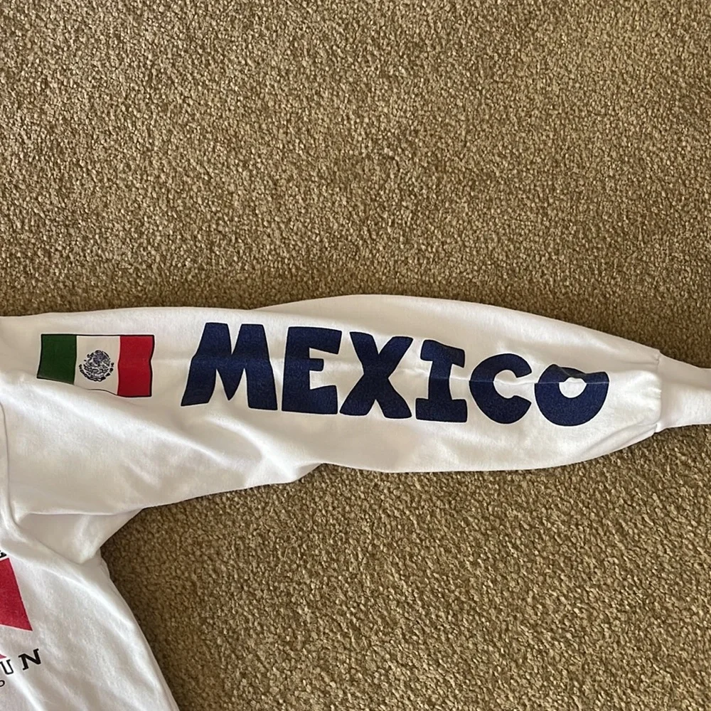 Cancun, Mexico sweatshirt - Picture 3 of 5